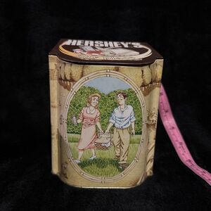 Vintage 1998 Hershey's Any Place Collector Tin Can Picnic Couple Tin Box Company